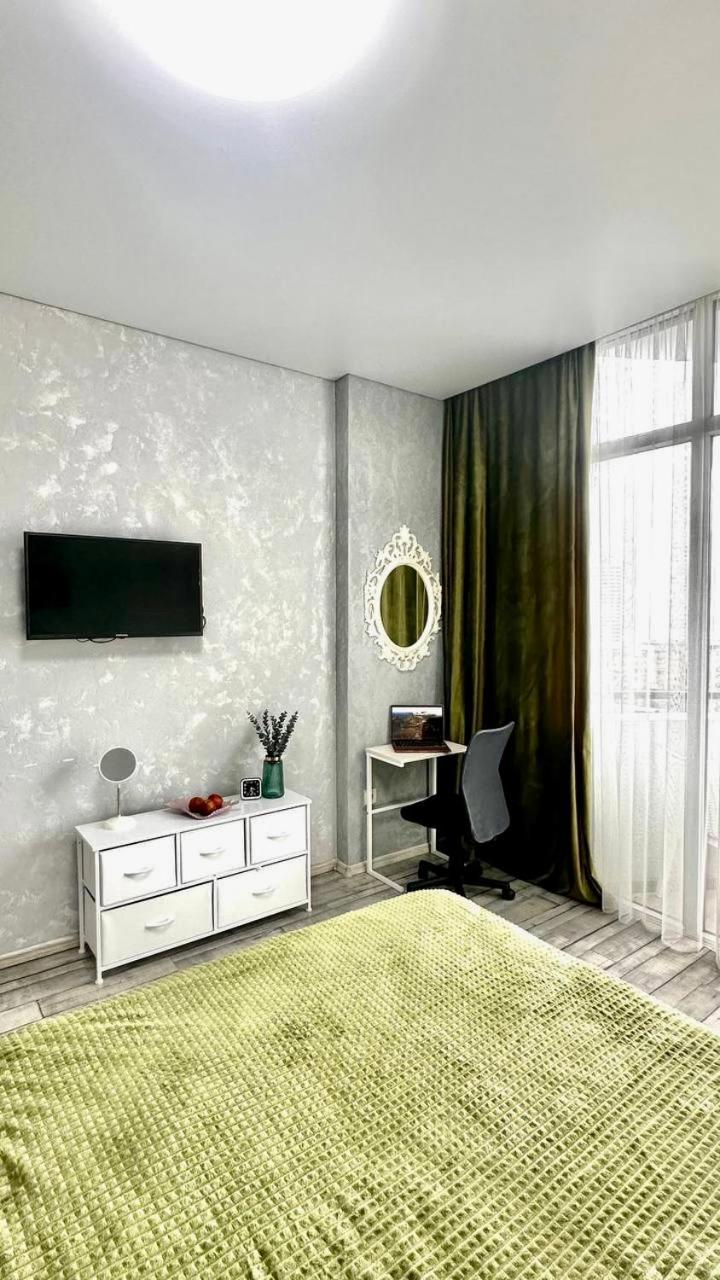 巴统Pirosmani 18D, 14 Floor公寓 外观 照片