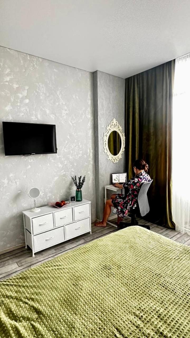 巴统Pirosmani 18D, 14 Floor公寓 外观 照片